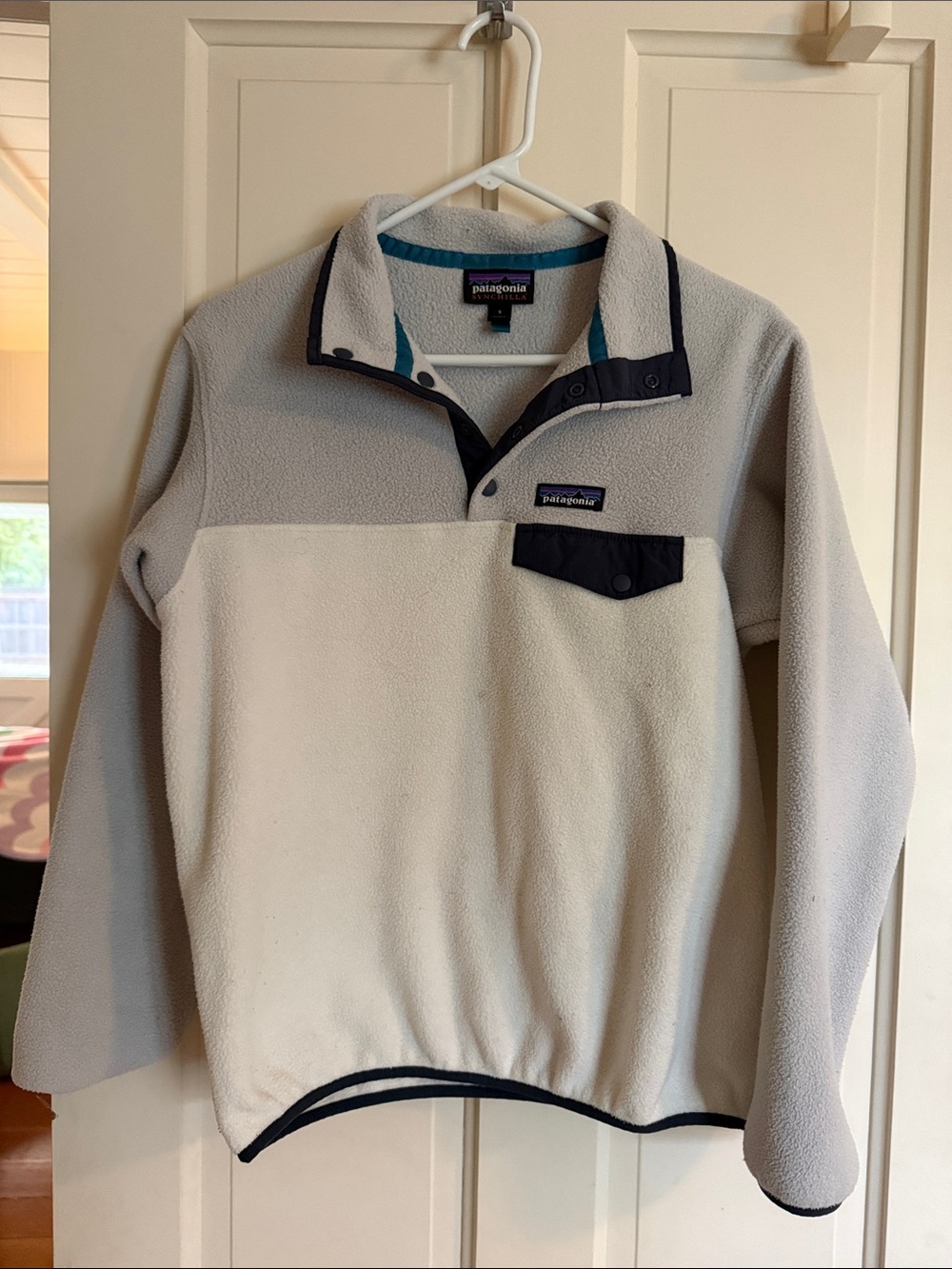 Patagonia Two-Tone Light Gray and Cream Synchilla Pullover with Black Trim